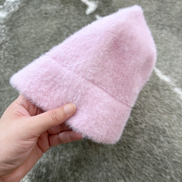F21 Fuzzy Pink Bucket Hat - Picture 5 of 12